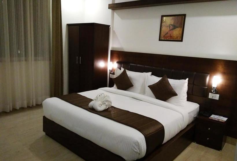 Hotel Holiday Hill 15