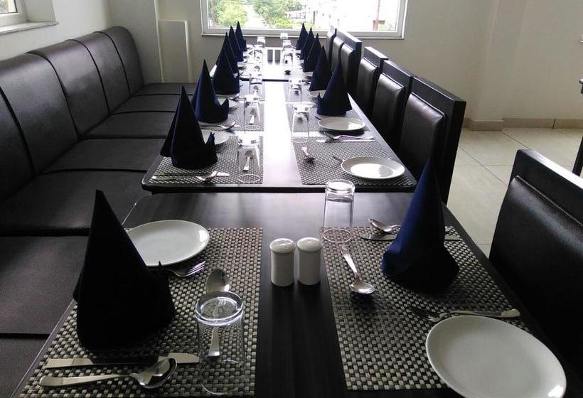 Hotel Holiday Hill 19