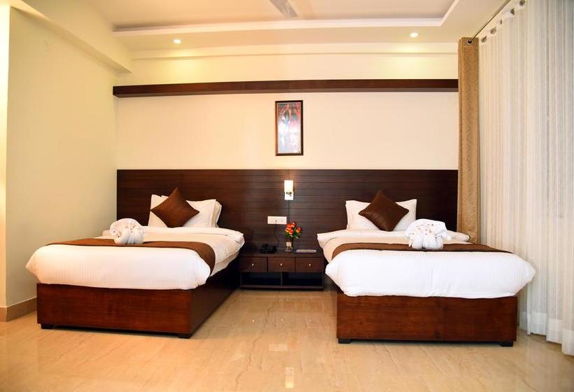 Hotel Holiday Hill 5