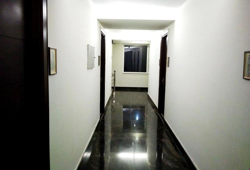 Hotel Holiday Hill 6