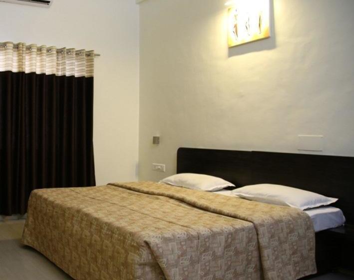 Hotel Hospitality Management & Catering Technology 10