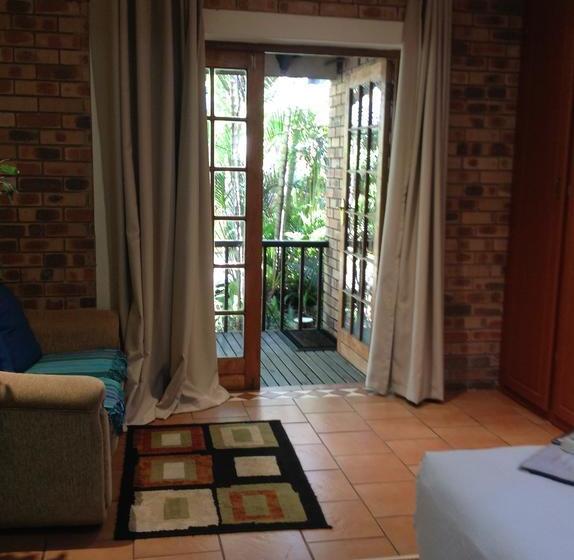 Bed and Breakfast Rhino Coast Guest House 11