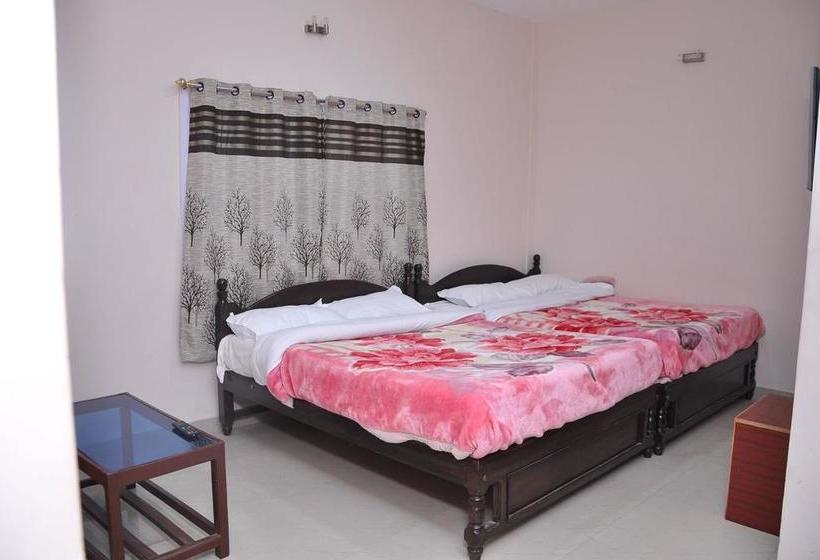 Hotel Yogi Palace Inn 5