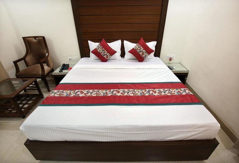 Hotel Oyo Rooms Near New Bus Stand Mohali Balongi 4