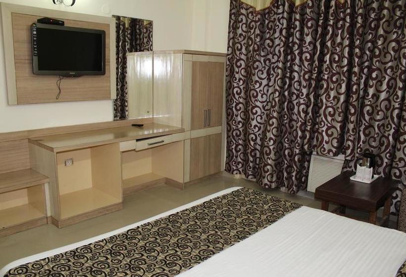 Hotel Jagdambay 11