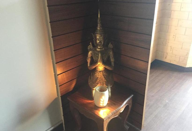 Hotel Oyo Premium The Bodhi Tree Bnb 9