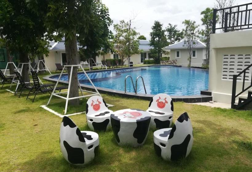 The Lake Hill Resort 15