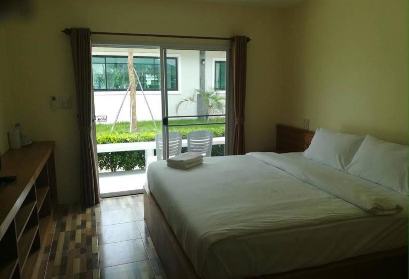 The Lake Hill Resort 4