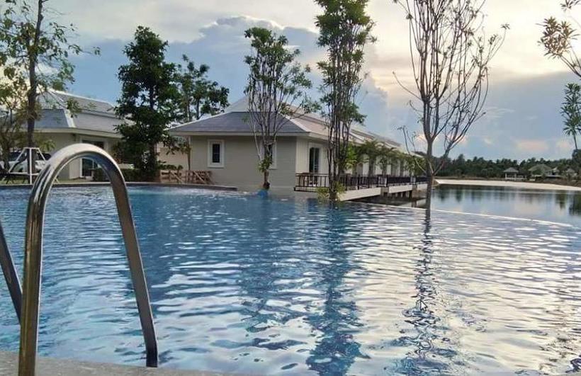 The Lake Hill Resort 6