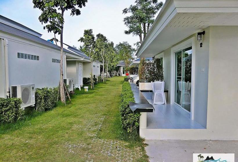 The Lake Hill Resort 8