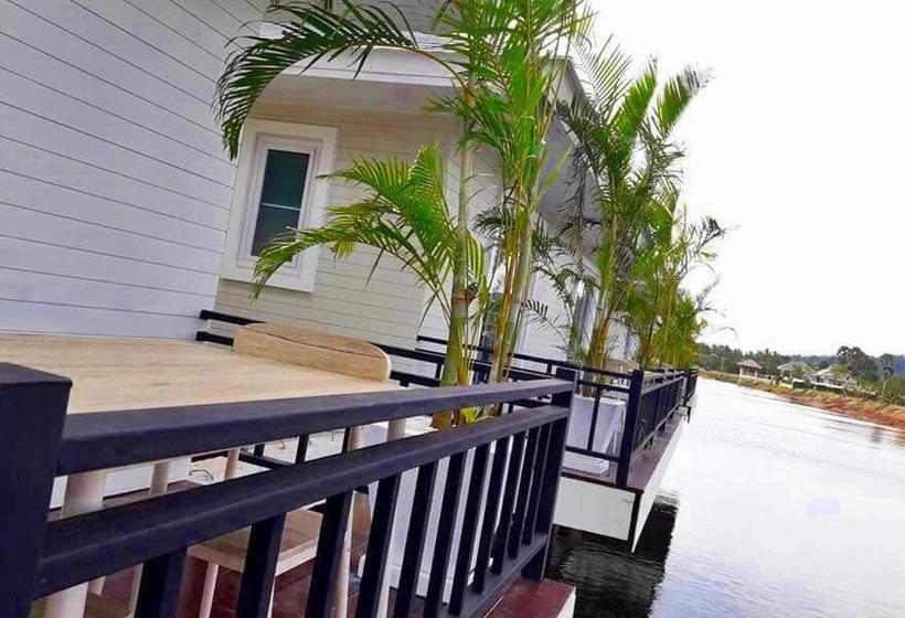 The Lake Hill Resort 9