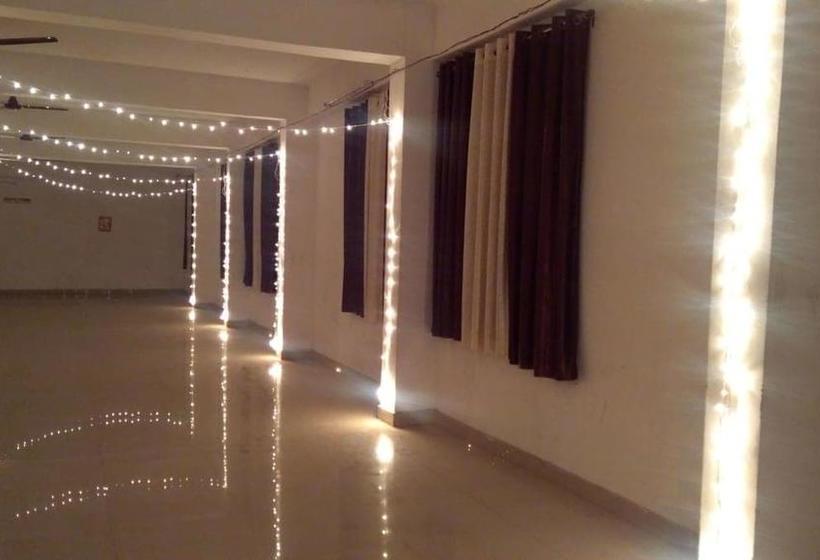 Hotel Gsa And Guest House 10