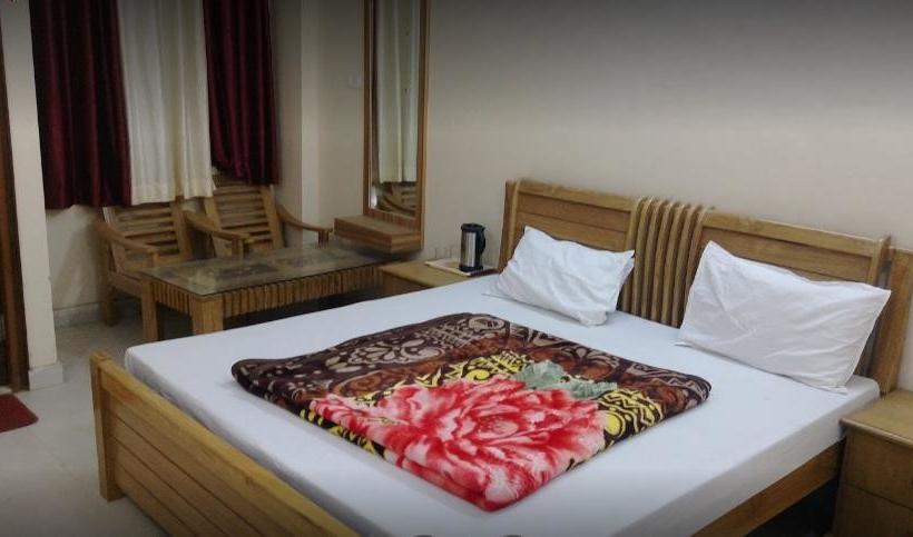 Hotel Gsa And Guest House 5