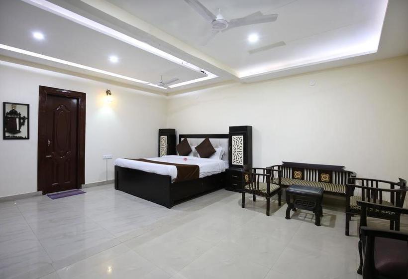 Hotel Oyo Rooms Near Pimms 12