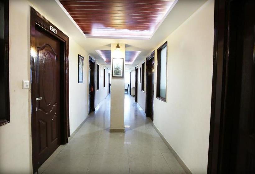 Hotel Oyo Rooms Near Pimms 19