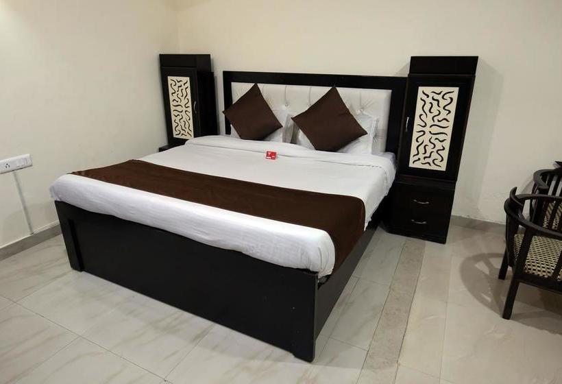 Hotel Oyo Rooms Near Pimms 3