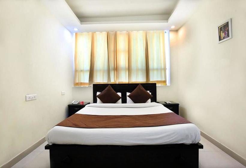 Hotel Oyo Rooms Near Pimms 4