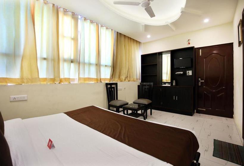 Hotel Oyo Rooms Near Pimms 6