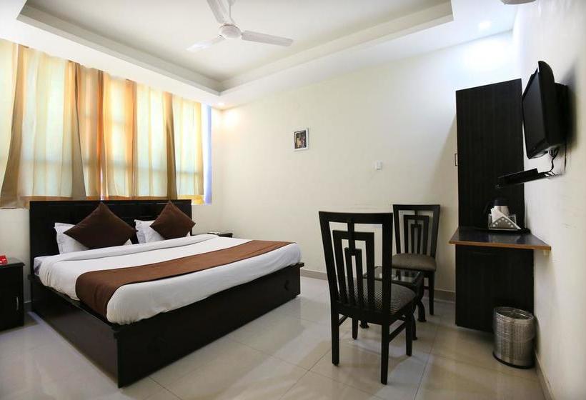 Hotel Oyo Rooms Near Pimms 7