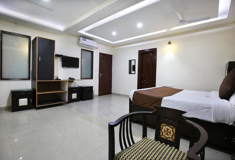 Hotel Oyo Rooms Near Pimms 8