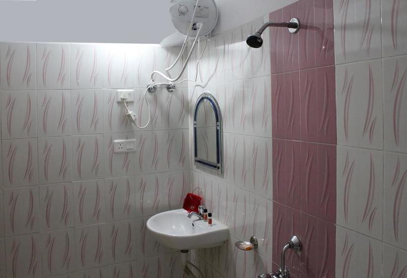 Hotel Oyo Rooms Pandra Road Near Otc Ground 19