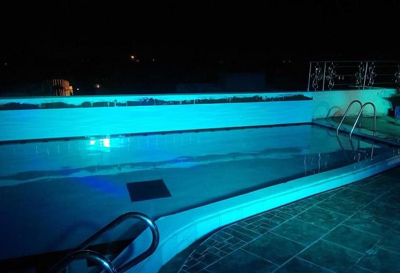 Hotel Mahabir Galaxy 12