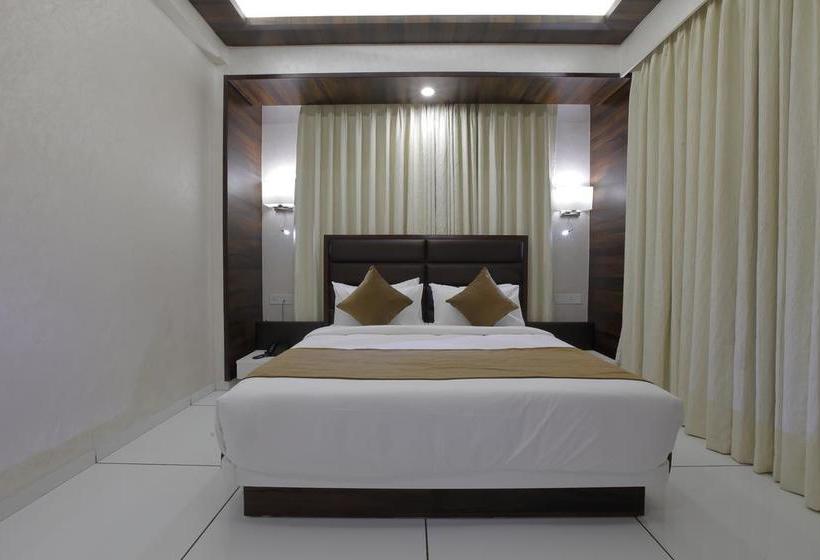 Hotel Silver Heights 12