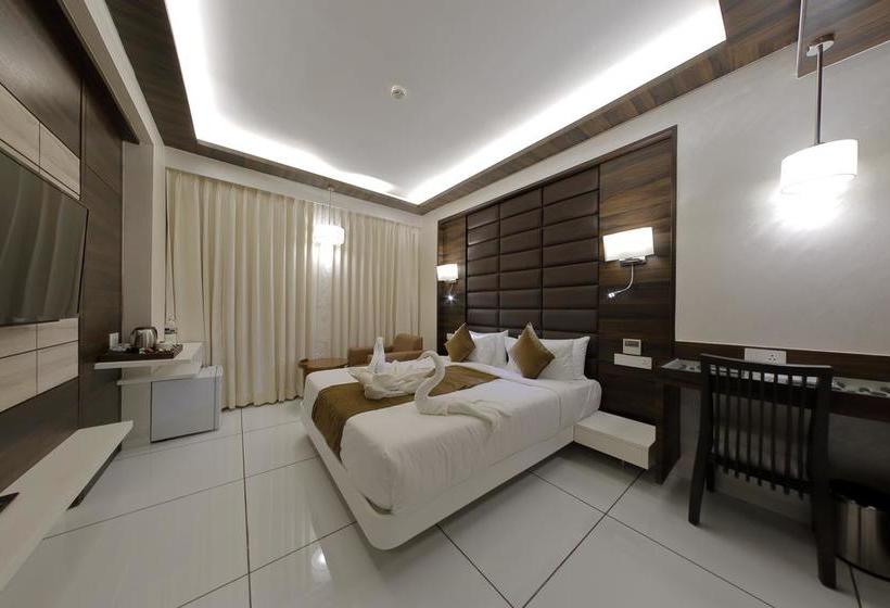 Hotel Silver Heights 13