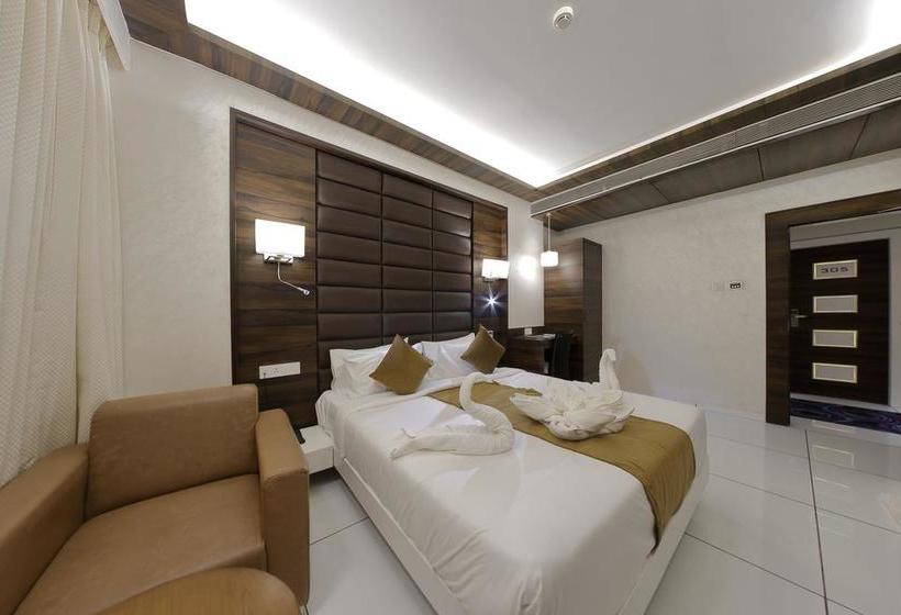 Hotel Silver Heights 17