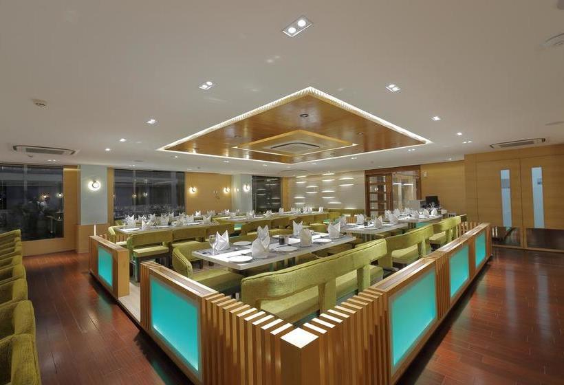 Hotel Silver Heights 7