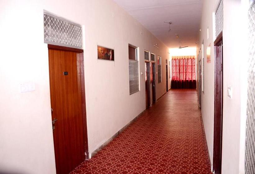 Hotel Dawarka Dhish Palace 12