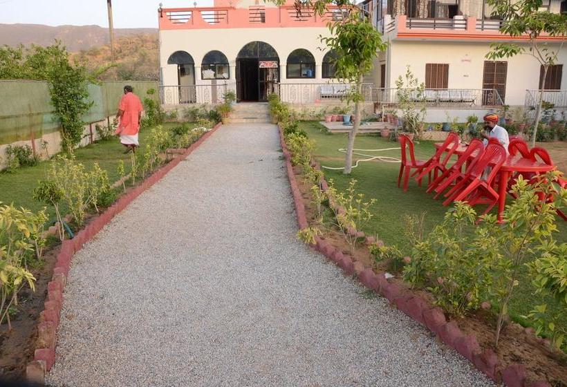 Hotel Dawarka Dhish Palace 9