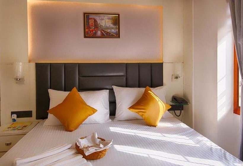 Hotel Venkatesh Regency 10