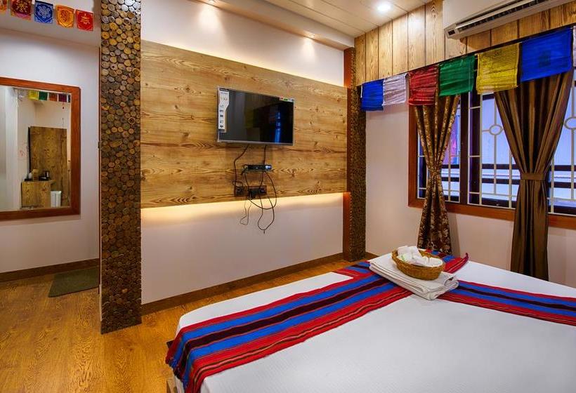 Hotel Venkatesh Regency 17