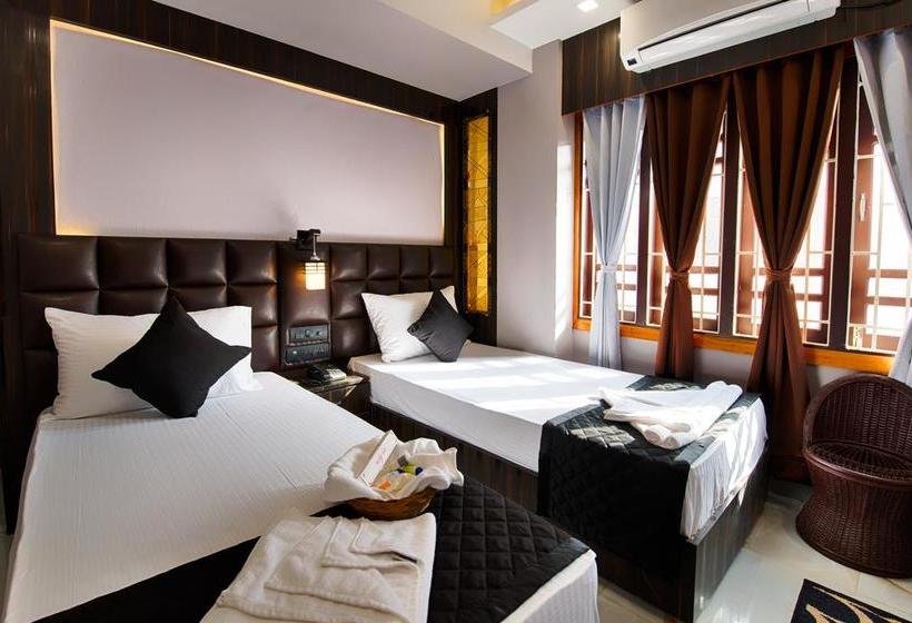 Hotel Venkatesh Regency 9