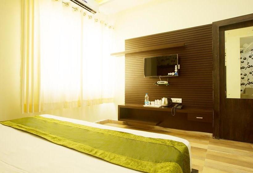 Hotel Treebo Vibhav Marriott 1