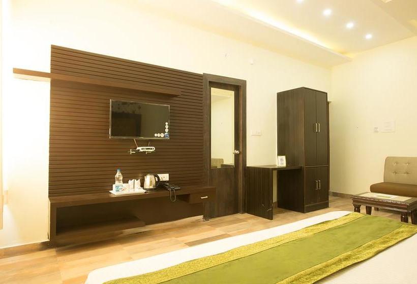 Hotel Treebo Vibhav Marriott 12