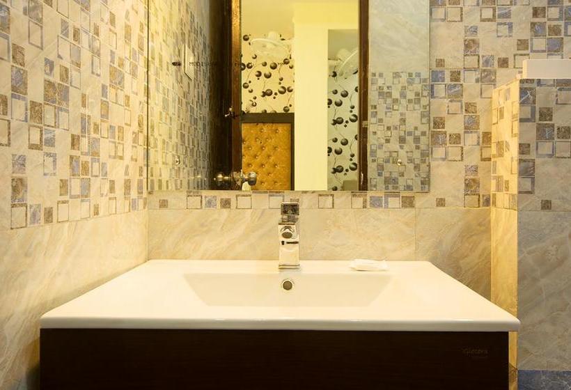 Hotel Treebo Vibhav Marriott 3