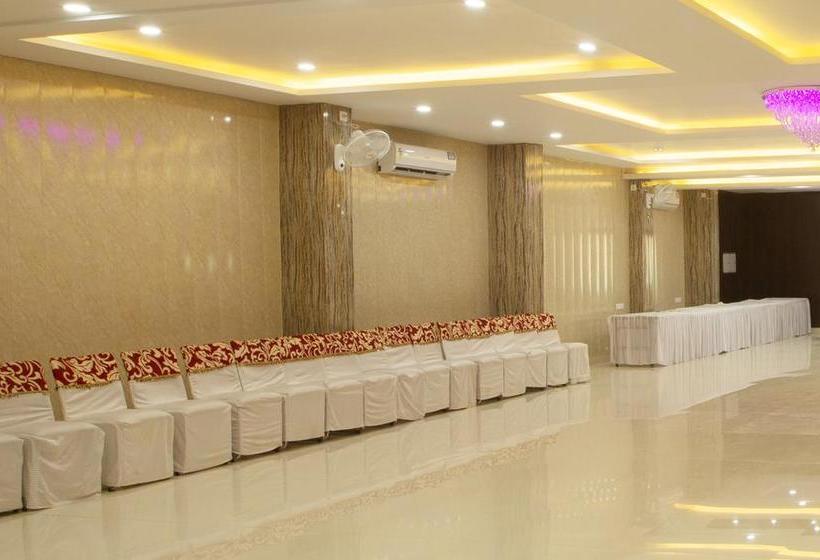 Hotel Treebo Vibhav Marriott 9