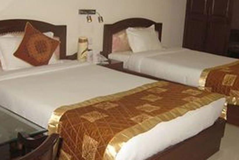 Hotel Garv Residencia 6