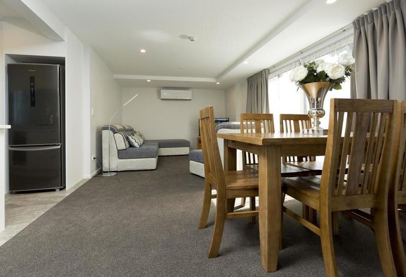 239 On Lincoln Motel 15