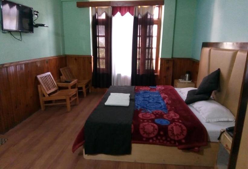 Stayapart Hotel Kundan Inn 12