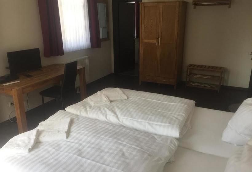 M1 Hotel Restaurant 6