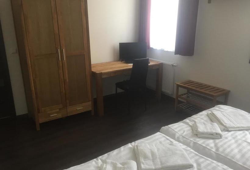 M1 Hotel Restaurant 7