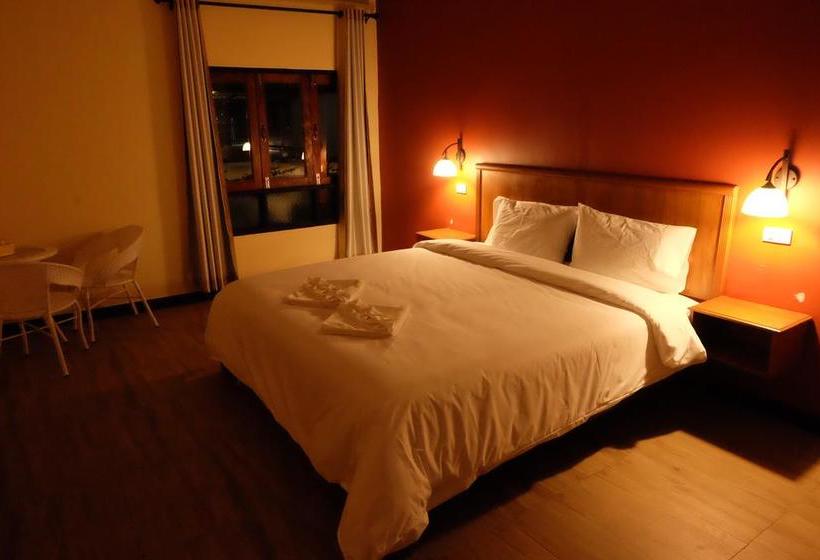 The Bed Kolok Resort 6