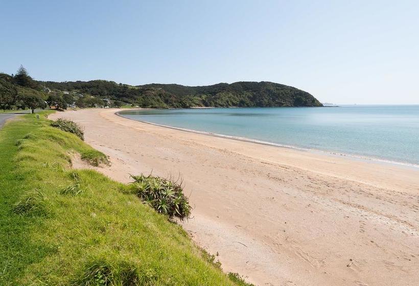 Bed and Breakfast Sea Breeze Lodge 1