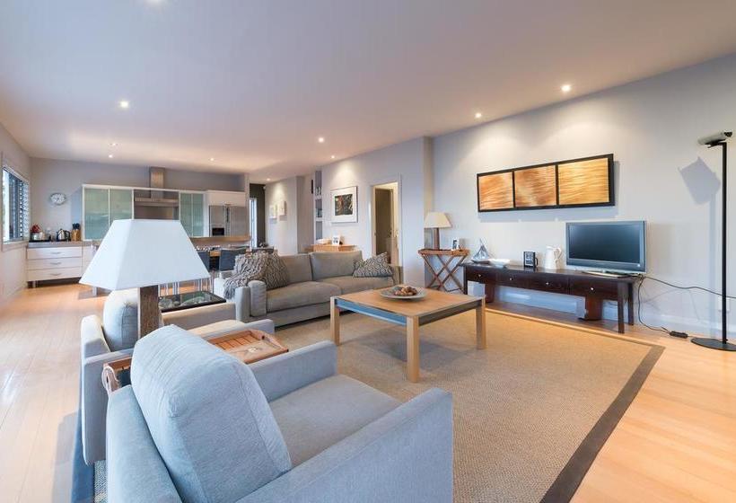 Bed and Breakfast Sea Breeze Lodge 9