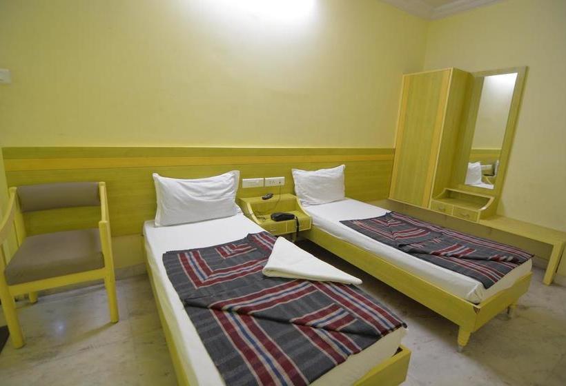 Hotel Pritam Central Avenue Nagpur 13