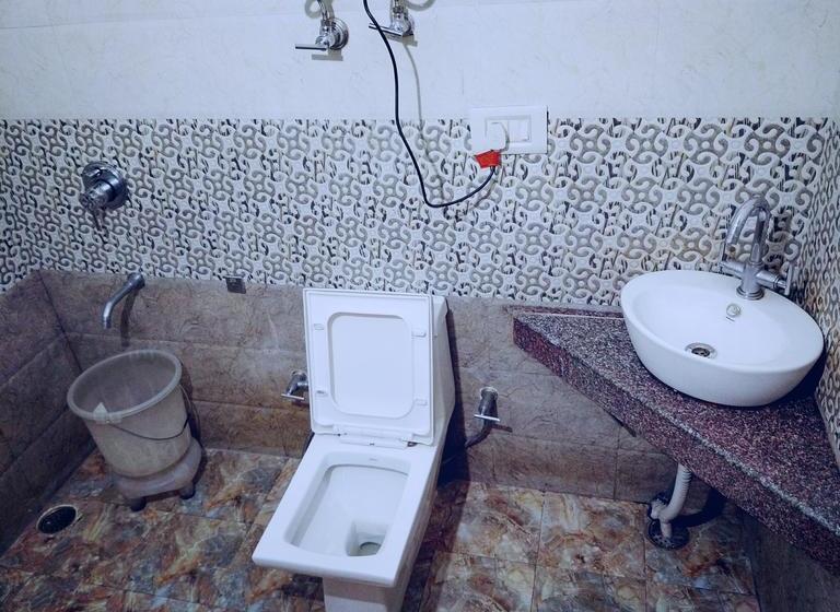 Bed and Breakfast Dk Residency 5