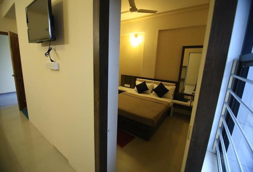 Hotel Prakash International 13